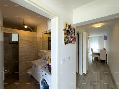 Cuisine; carrelage, rénové, lumière naturelle