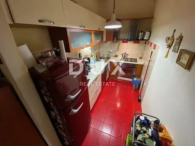 Kuchyně; kuchyňské spotřebiče, dlažba