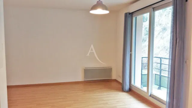 Хол