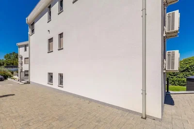 أخرى