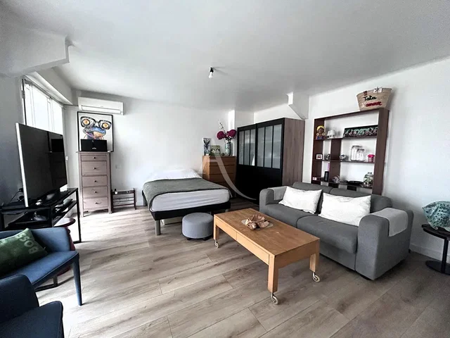 Salon