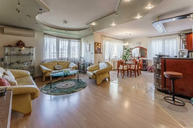 Дневна соба