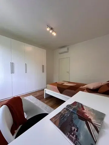 Хол