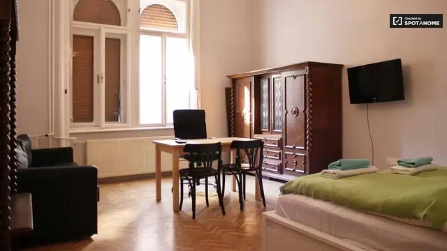 Хол