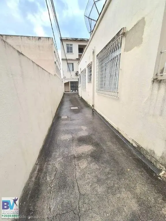 أخرى