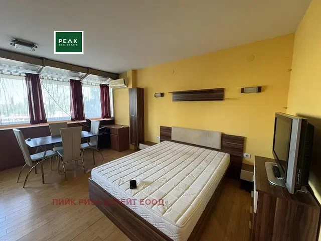 Хол