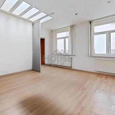 أخرى