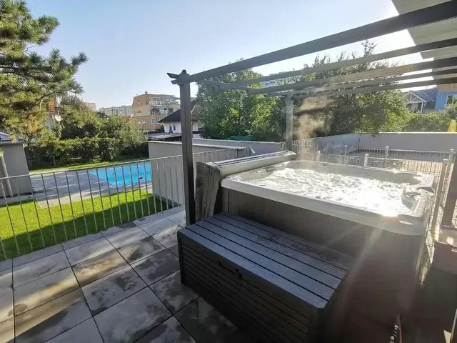 Хол