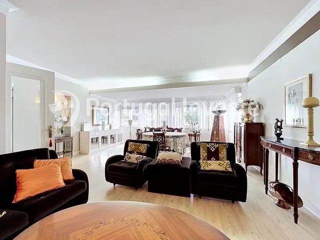 Хол
