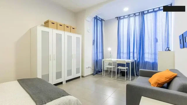 Хол