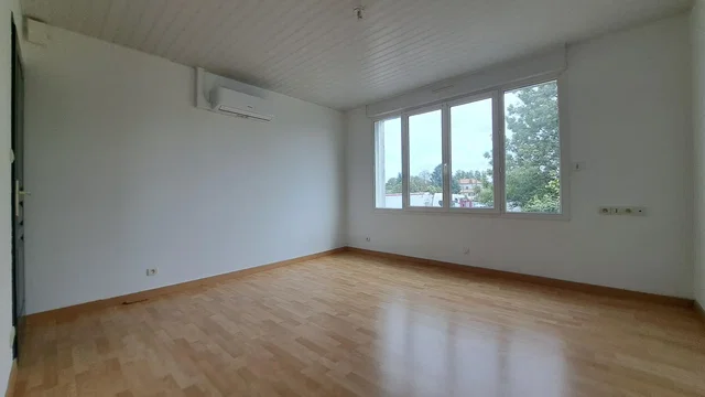 Хол
