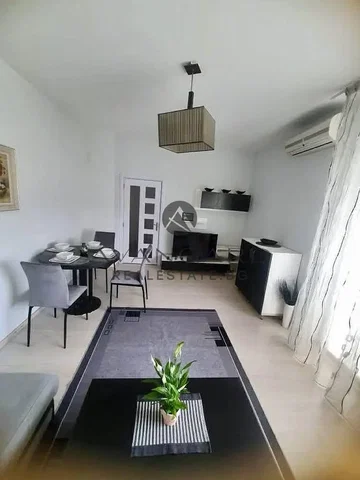 Хол