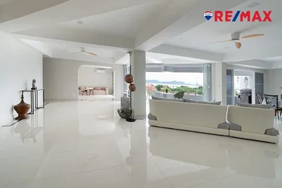 Хол
