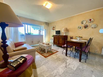 Salon