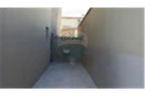 أخرى