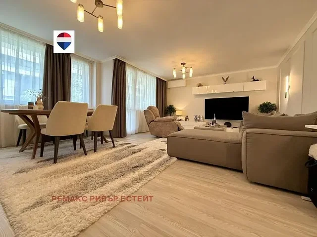 Хол