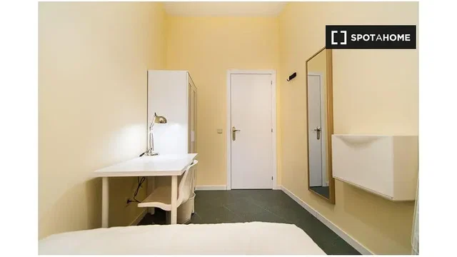 Хол