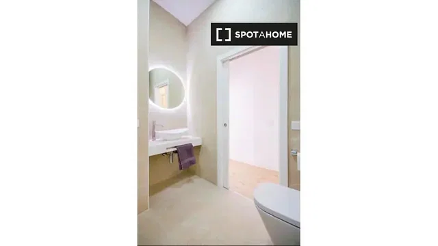Хол