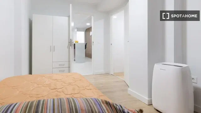 Хол