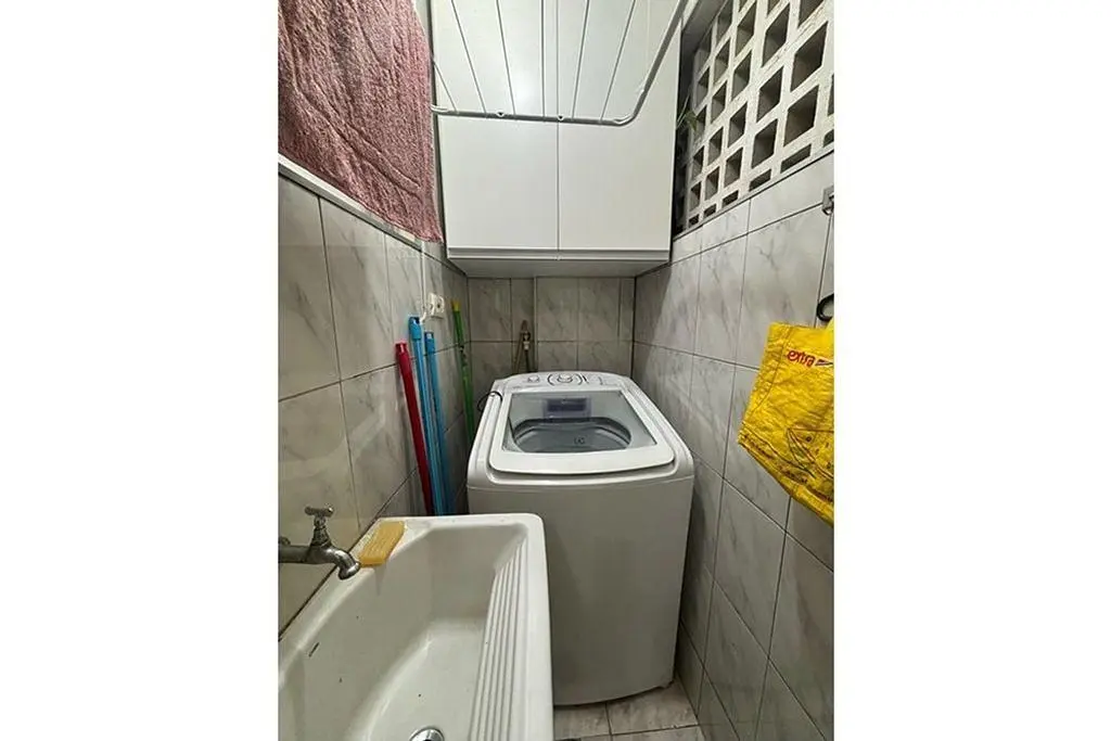 أخرى