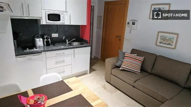 Хол