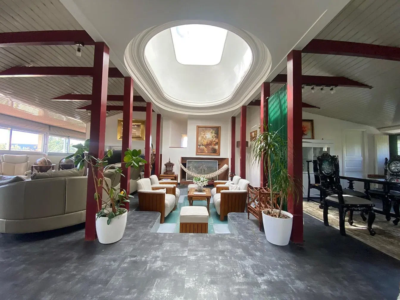 Salon