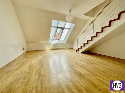Kinderzimmer; holzboden, tageslicht