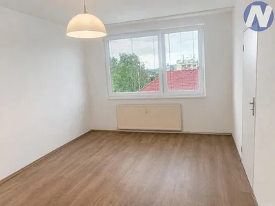 Schlafzimmer; blick, tageslicht, renoviert