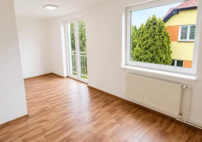 Wohnzimmer; holzboden, tageslicht, blick
