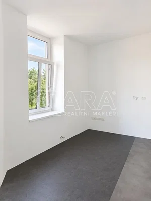 Ostalo; prirodno svjetlo, potrebna renovacija