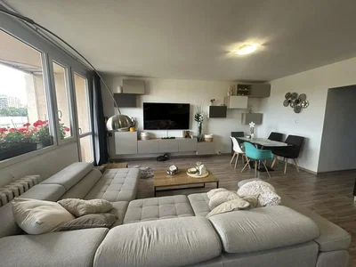Wohnzimmer; tageslicht, moderner stil