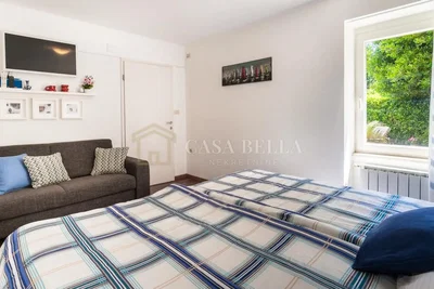 Camera da letto; luce naturale, stile moderno