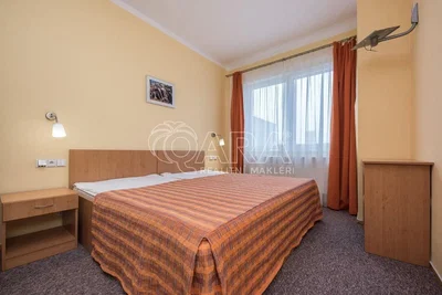 Schlafzimmer; tageslicht, fliesenboden