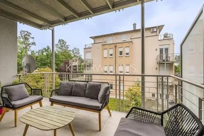 Balkon; doğal ışık, manzara