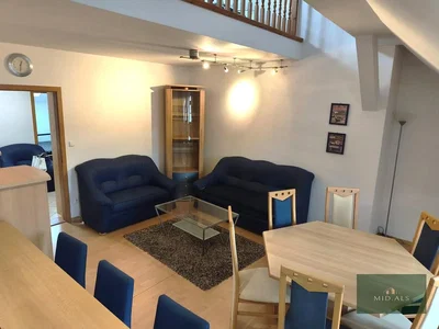 Wohnzimmer; holzboden, tageslicht, moderner stil