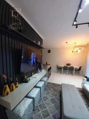 Sala de estar; estilo moderno, luz natural, chão de azulejo
