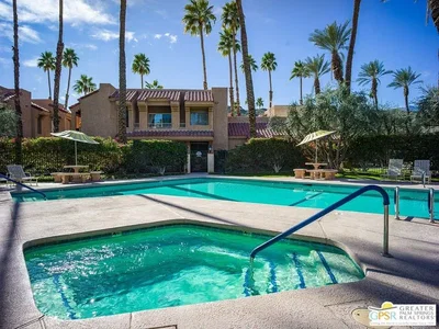 Хол