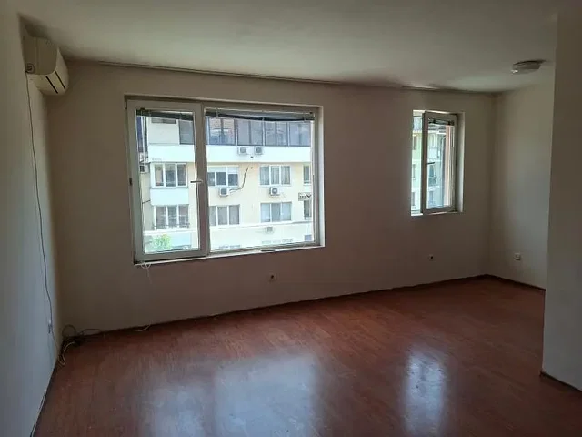 Хол
