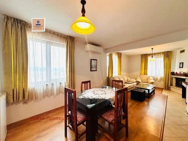 غرفة معيشة