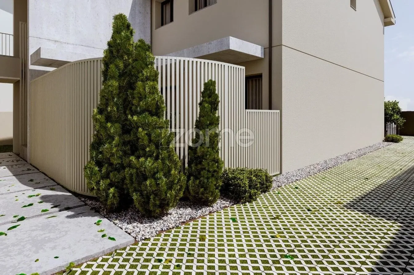 House and surroundings