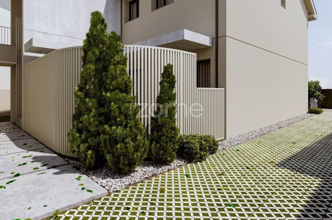 House and surroundings
