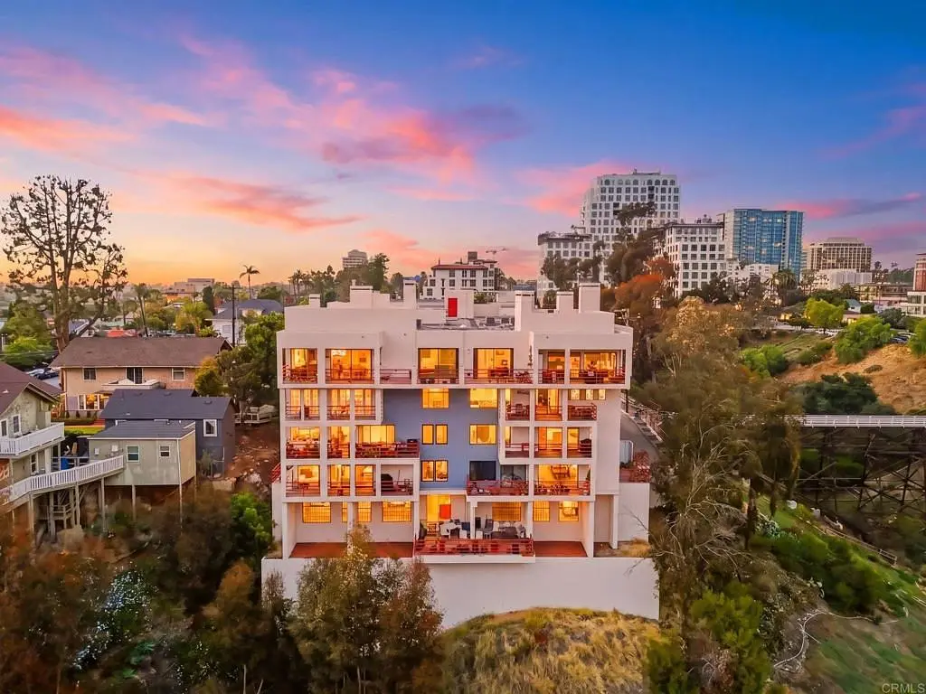 Maison et environs; vue, lumière naturelle