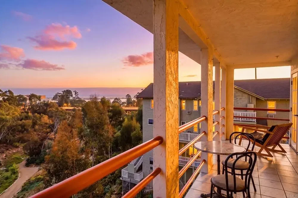 Balcon; vue, lumière naturelle