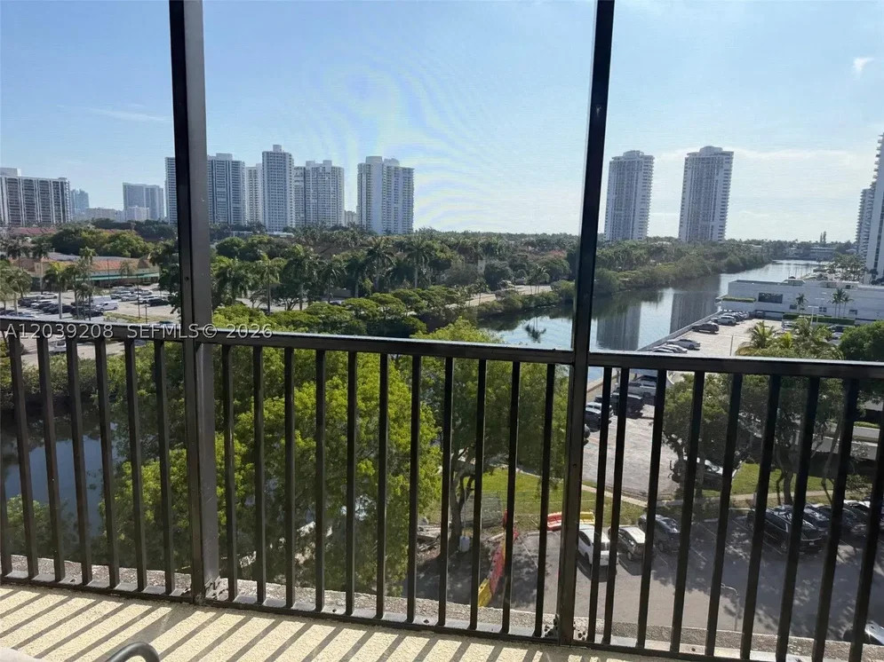 Balcon; vue, lumière naturelle
