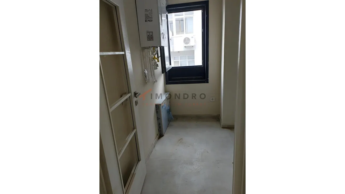 Other; needs renovation, natural light