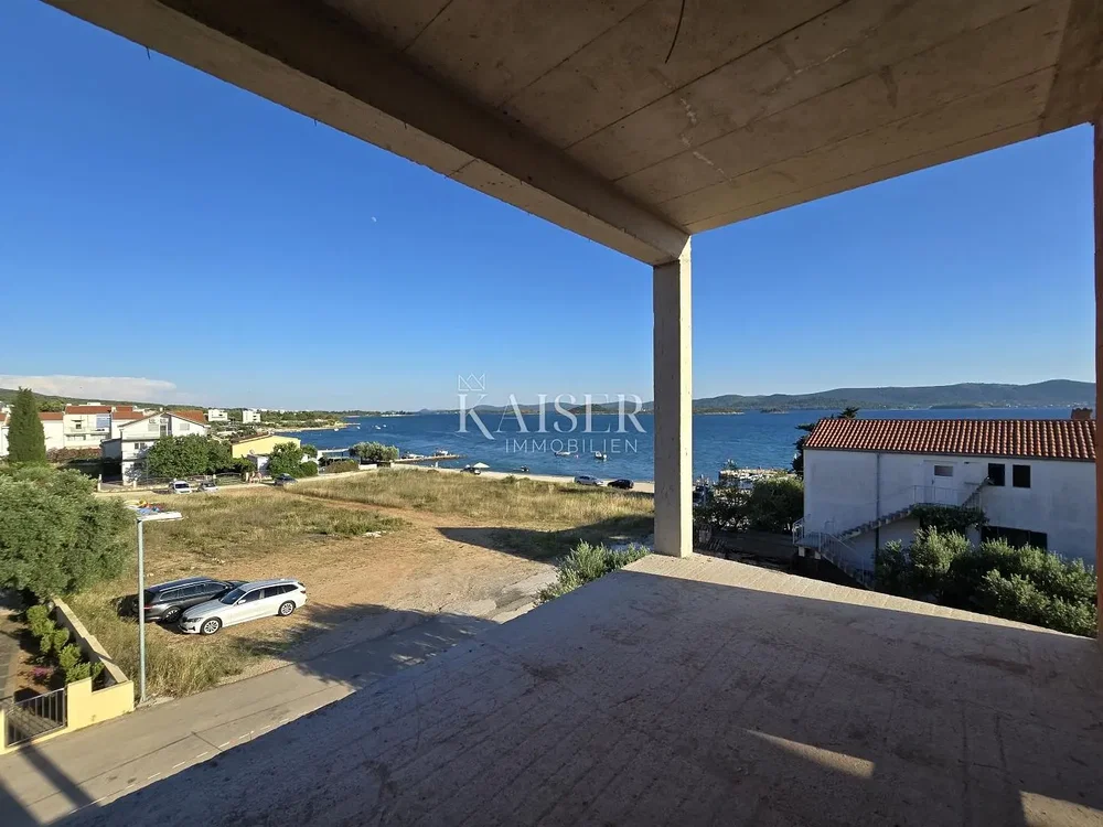 Balcone; vista, luce naturale