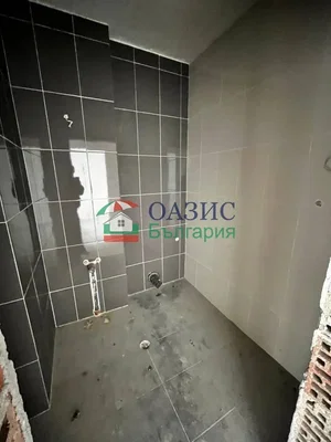 Τουαλέτα; πλακάκια, χρειάζεται ανακαίνιση, φυσικό φως