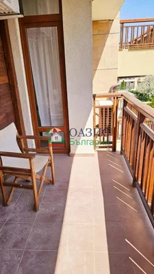 Balcony; tile floor, natural light