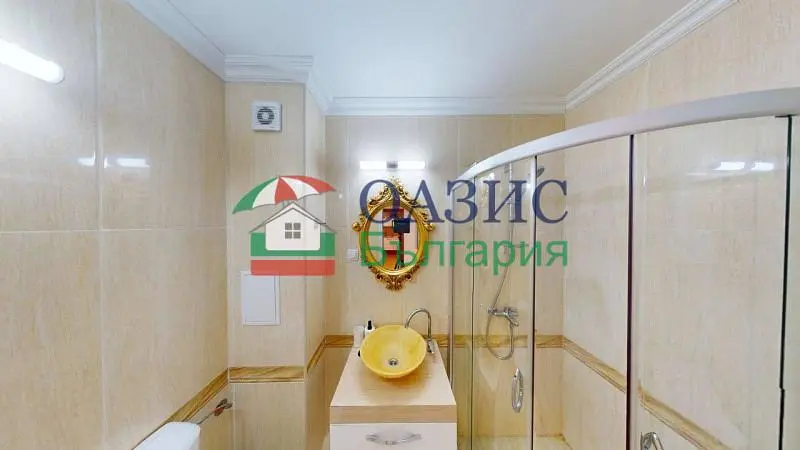 Баня; плочки, естествена светлина