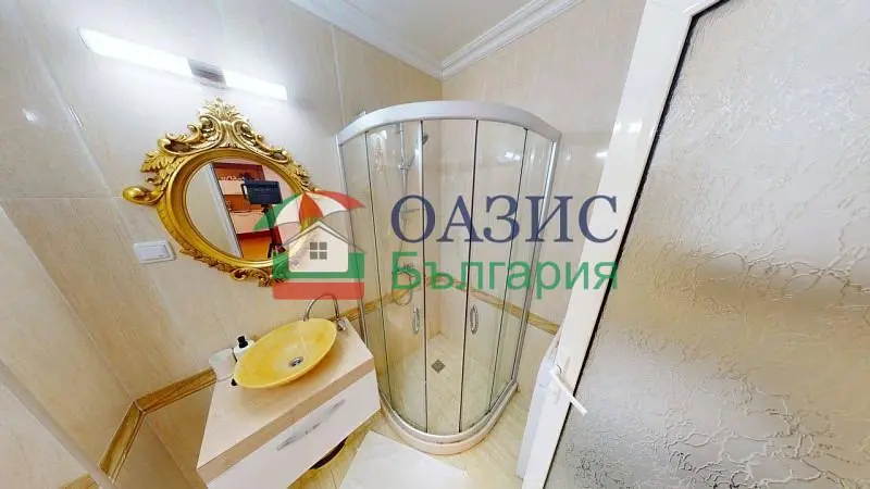 Баня; плочки, естествена светлина